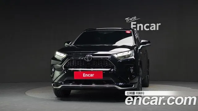 Toyota RAV4 — Фото автомобиля 3