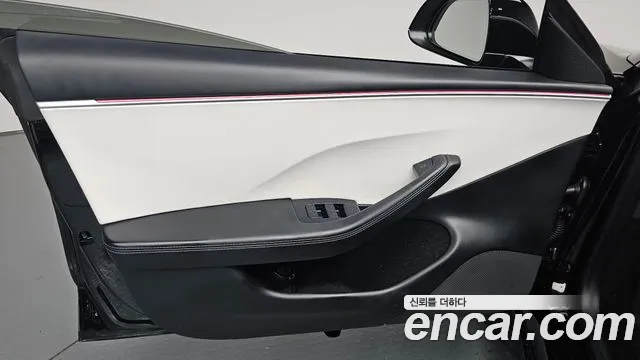 Tesla Model 3 — Фото автомобиля 23