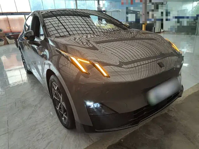 Lynk & Co Z20 — Фото автомобиля 21