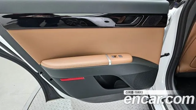 Hyundai Grandeur Grandeur (GN7) 2.5 Бензин 2WD — Фото автомобиля 25