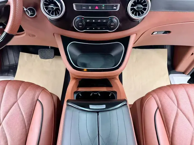 Mercedes-Benz Vito 2021 2.0T Elite 7-Seater — Фото автомобиля 26