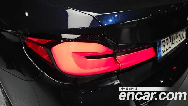BMW 5 Series G30 — Фото автомобиля 8