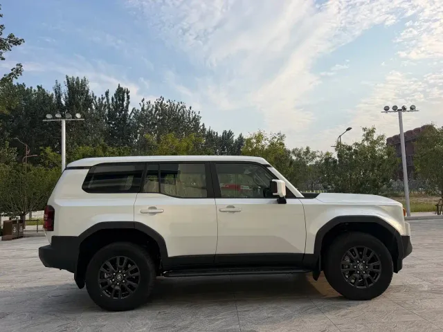 Toyota Prado — Фото автомобиля 4