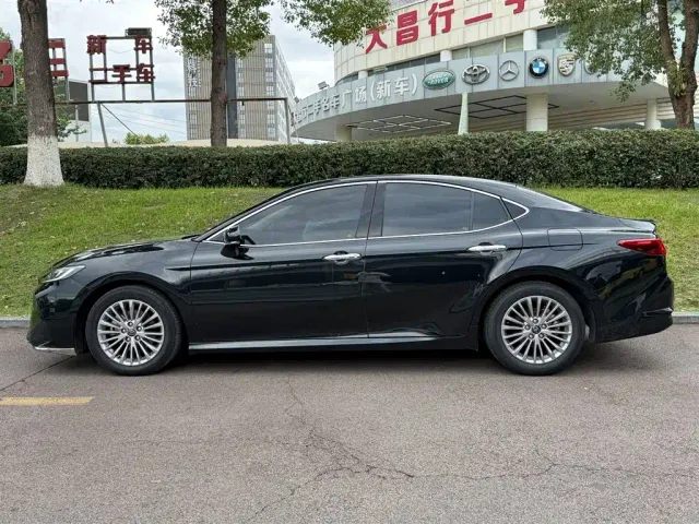 Toyota Camry — Фото автомобиля 3