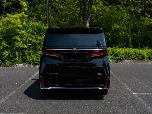 Toyota Vellfire — Фото автомобиля 15
