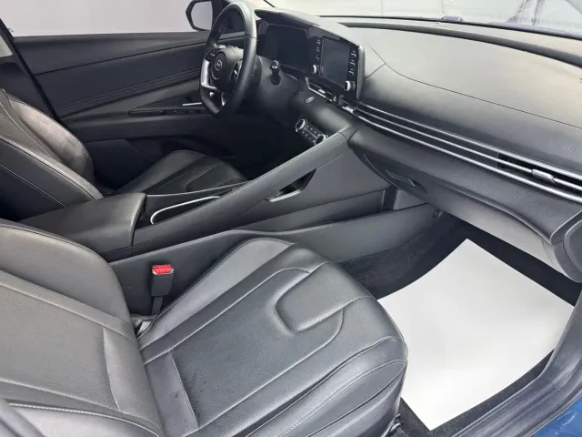 Hyundai Elantra — Фото автомобиля 15