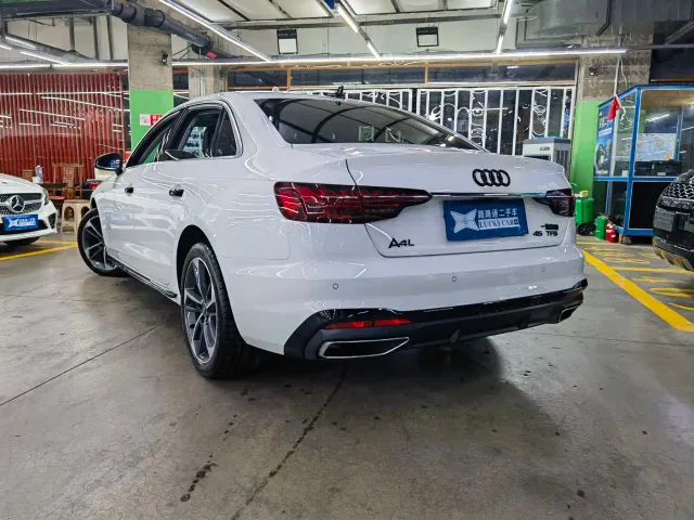 Audi A4L — Фото автомобиля 6