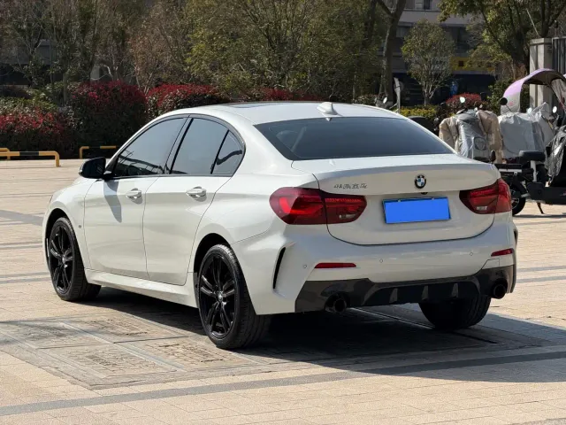 BMW 1 Series — Фото автомобиля 4