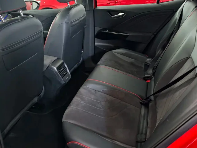 Volkswagen ID.3 — Фото автомобиля 12