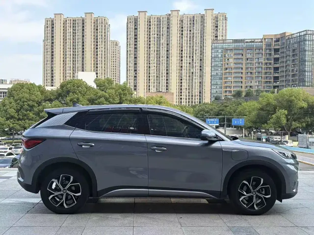 BYD Yuan PLUS — Фото автомобиля 6