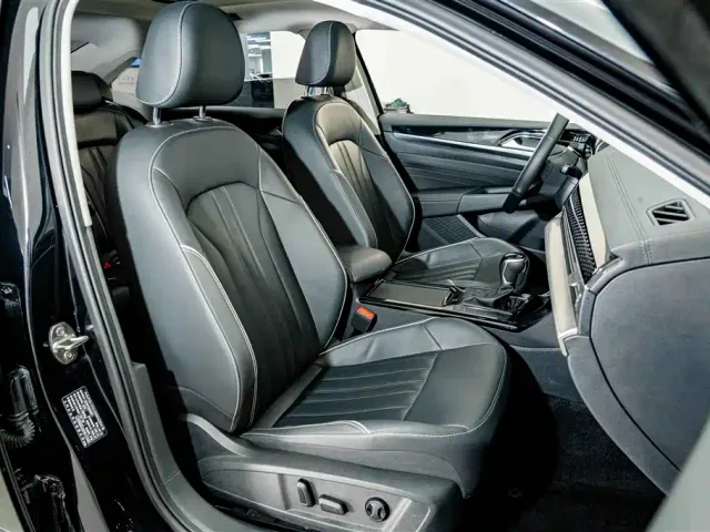 Volkswagen Passat — Фото автомобиля 19