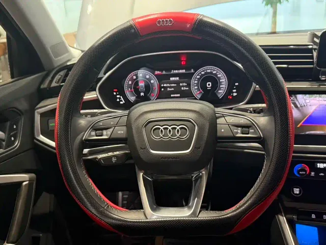 Audi Q3 — Фото автомобиля 12