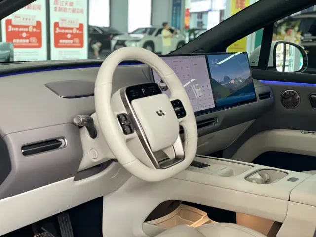 Li Auto i6 — Фото автомобиля 15