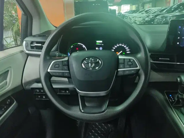 Toyota Granvia — Фото автомобиля 15
