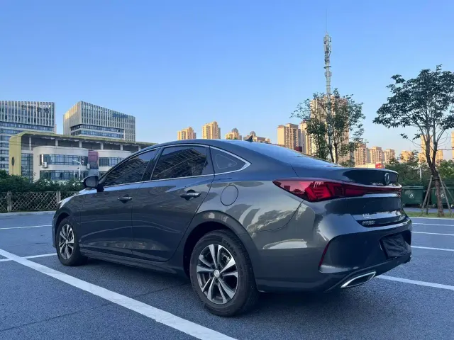 Changan Eado — Фото автомобиля 7