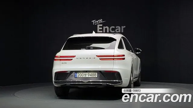 Genesis GV70 — Фото автомобиля 4