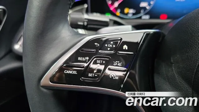 Mercedes-Benz E-Class — Фото автомобиля 25