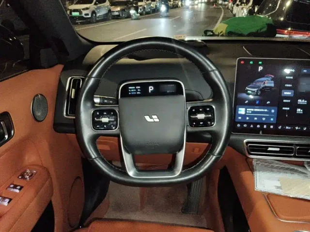 Li Auto L9 — Фото автомобиля 3