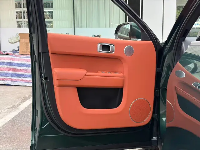 Li Auto L9 — Фото автомобиля 9