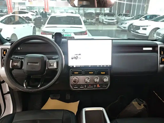 iCAR V23 — Фото автомобиля 9