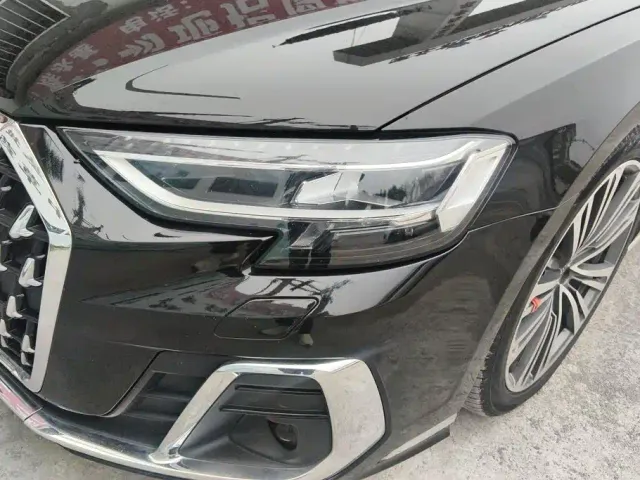 Audi A8 — Фото автомобиля 5