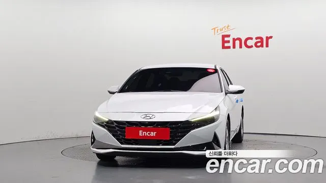 Hyundai Avante CN7 — Фото автомобиля 3