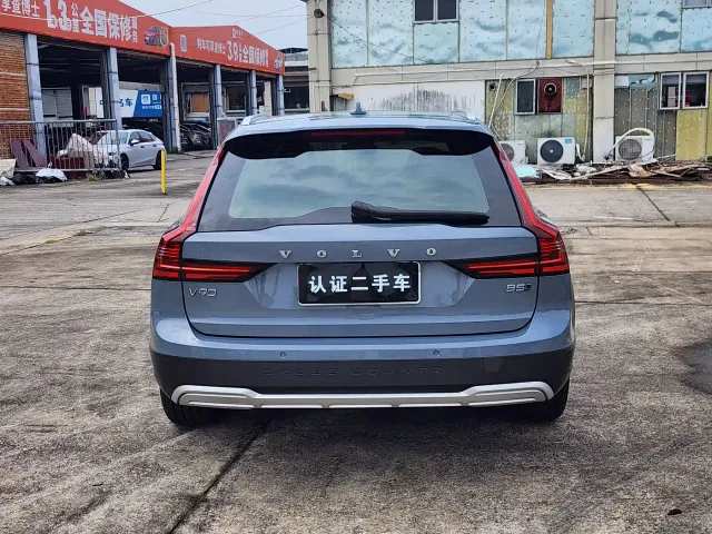 Volvo V90 — Фото автомобиля 11