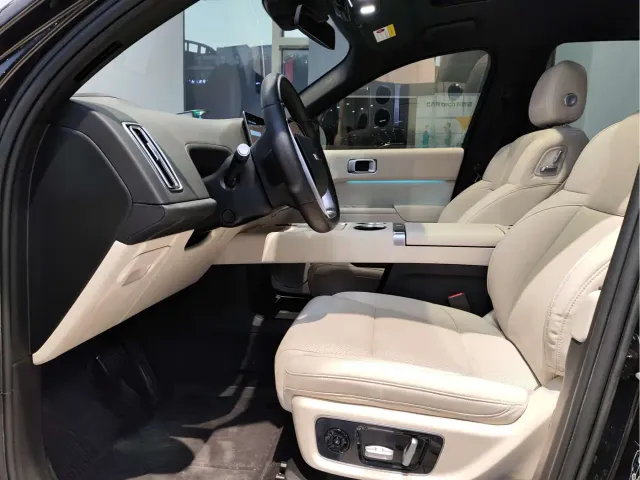 Li Auto L9 — Фото автомобиля 11