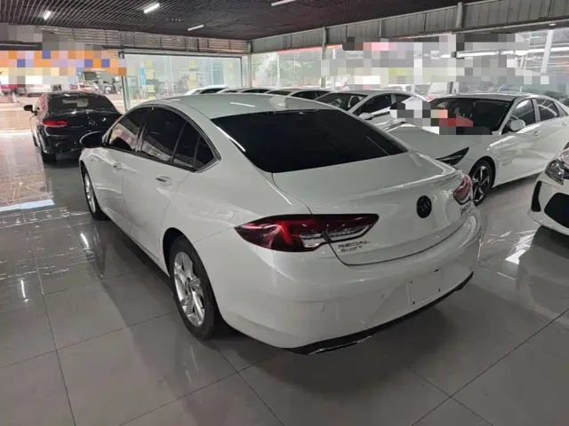 Buick Regal — Фото автомобиля 4