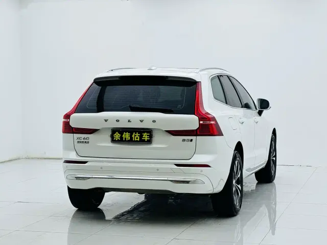 Volvo XC60 — Фото автомобиля 7