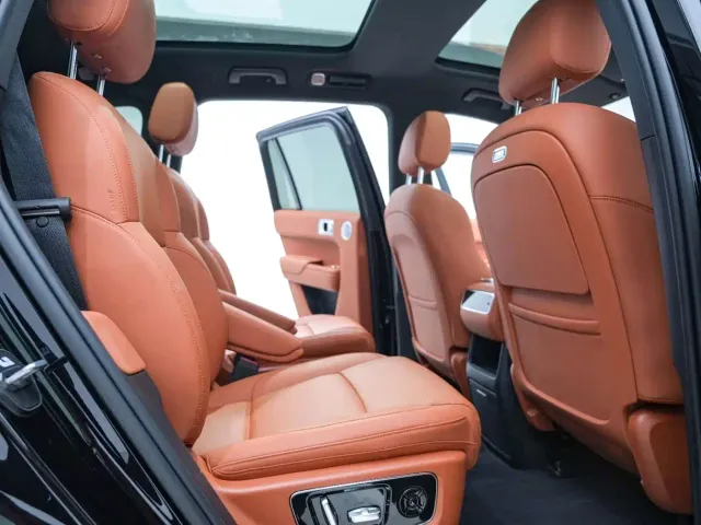 Li Auto L8 — Фото автомобиля 18