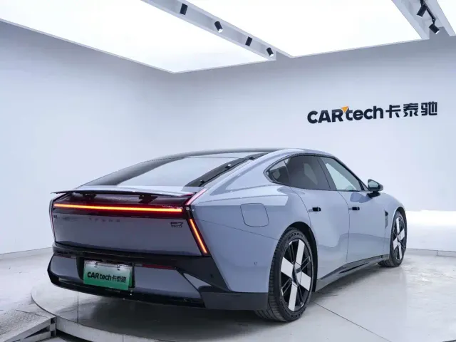 Xpeng P7 — Фото автомобиля 9