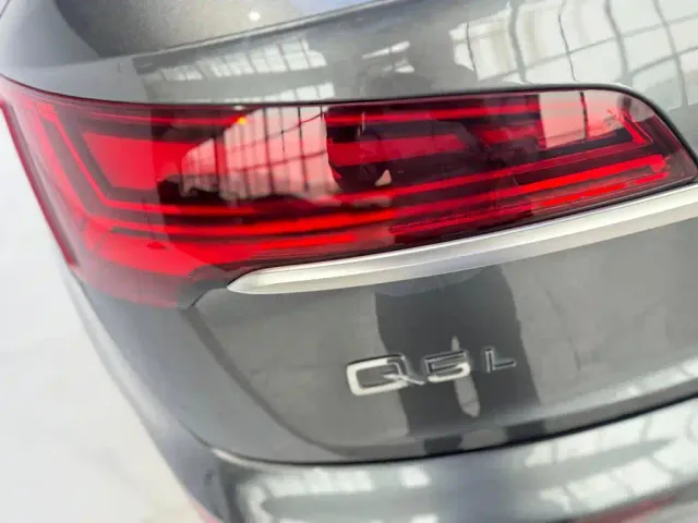 Audi Q5L — Фото автомобиля 10