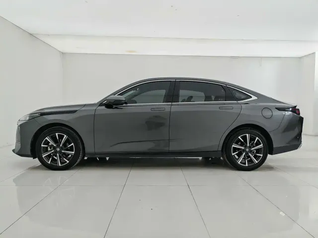 Changan Eado — Фото автомобиля 7