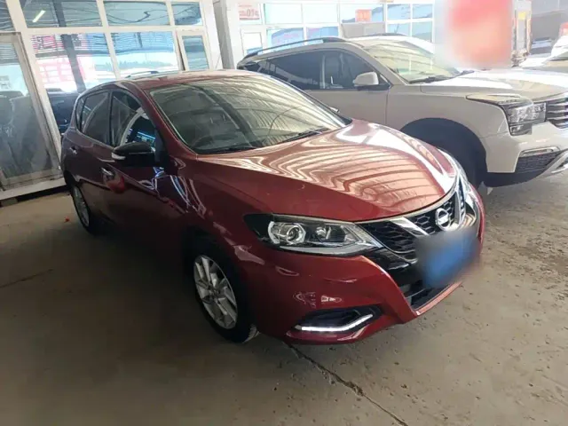 Nissan Tiida — Фото автомобиля 3