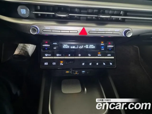 Hyundai Grandeur Grandeur (GN7) 2.5 Бензин 2WD — Фото автомобиля 12