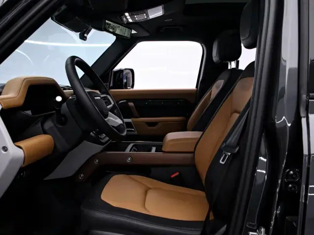 Land Rover Defender — Фото автомобиля 15