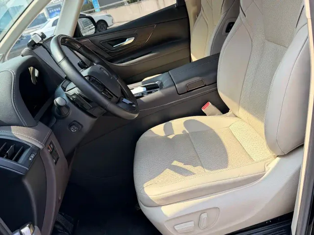 Toyota Vellfire — Фото автомобиля 12