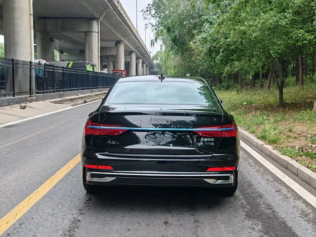 Audi A6L — Фото автомобиля 12