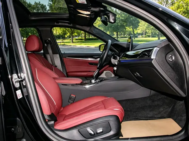 BMW 5 Series — Фото автомобиля 8