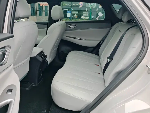 BYD Sealion 06 New Energy 2025 DM-i 170 Pilot Pro Edition — Фото автомобиля 5
