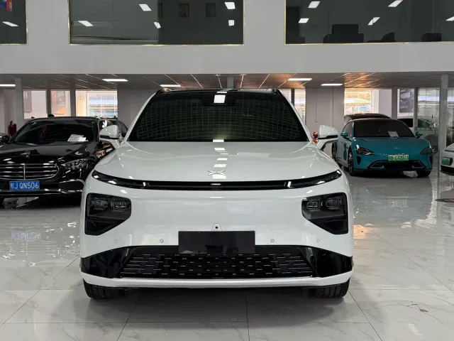Xpeng G9 — Фото автомобиля 2
