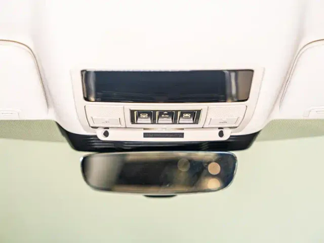 Land Rover Discovery — Фото автомобиля 18