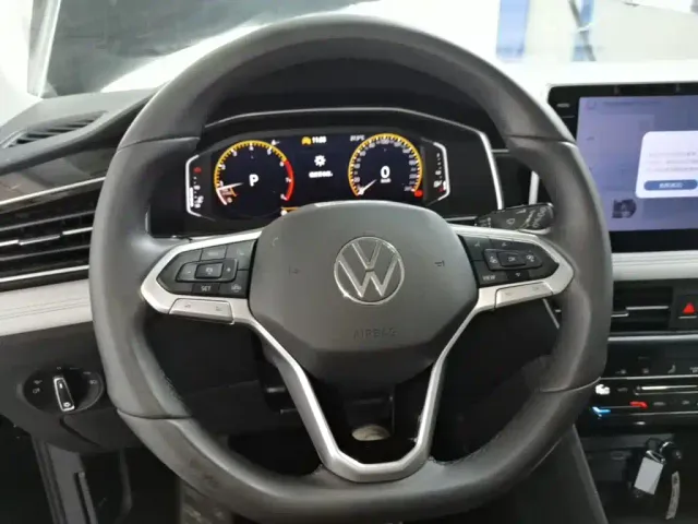 Volkswagen Tiguan L — Фото автомобиля 10