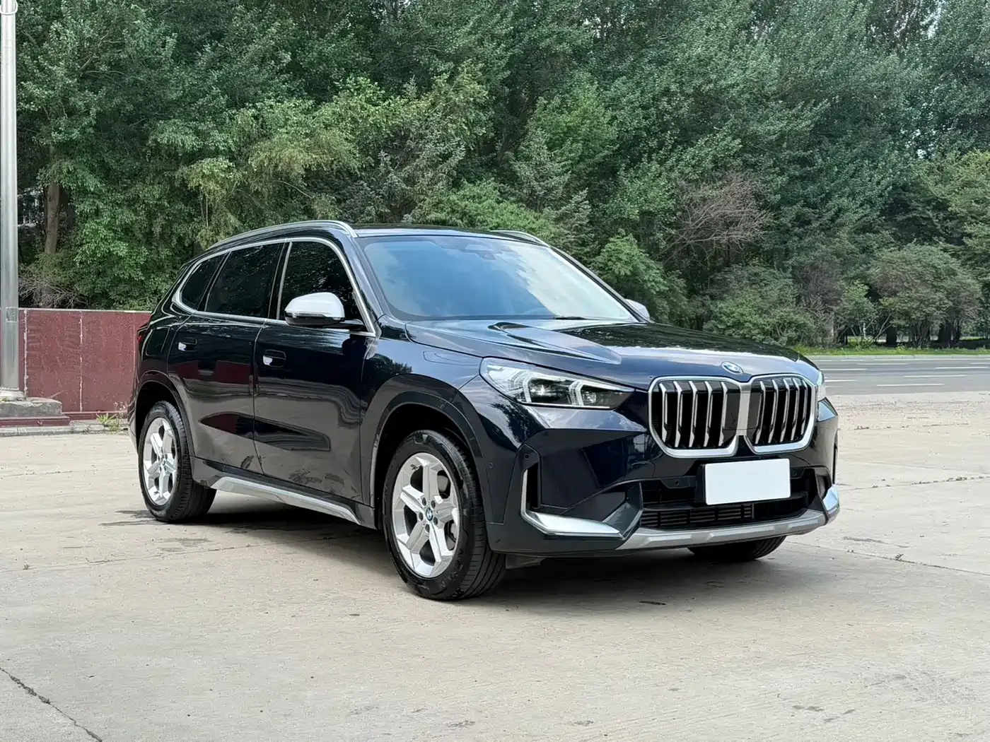 BMW BMW X1 2023 sDrive20Li X Design Package — Фото автомобиля 3