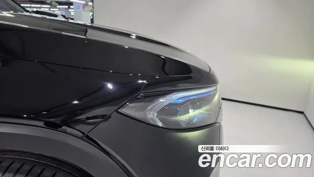 Mercedes-Benz EQB — Фото автомобиля 4