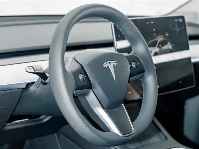 Tesla Model Y — Фото автомобиля 9