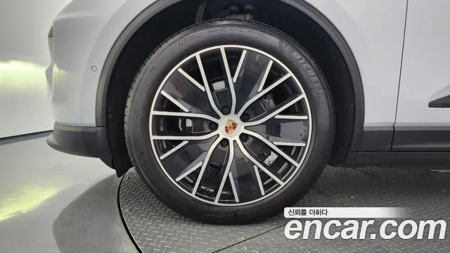Porsche Macan — Фото автомобиля 5