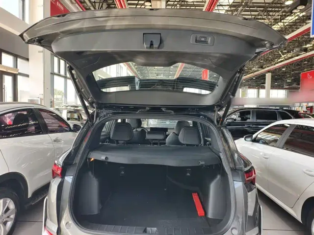 Geely Binyue — Фото автомобиля 15