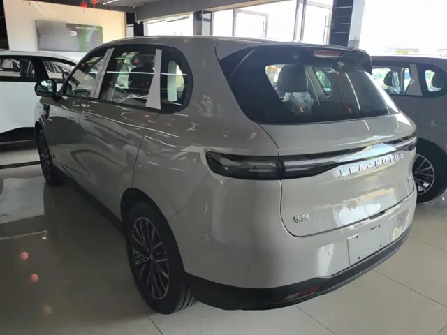 Leapmotor B10 — Фото автомобиля 4